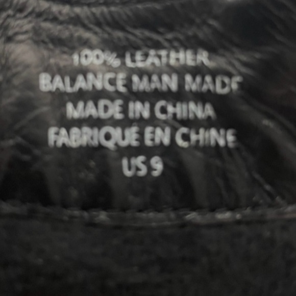 UNIF Daria 
•Black Platform
•Ankle Boots 
•Size 9
•100% leather upper
•zippers - Picture 6 of 11